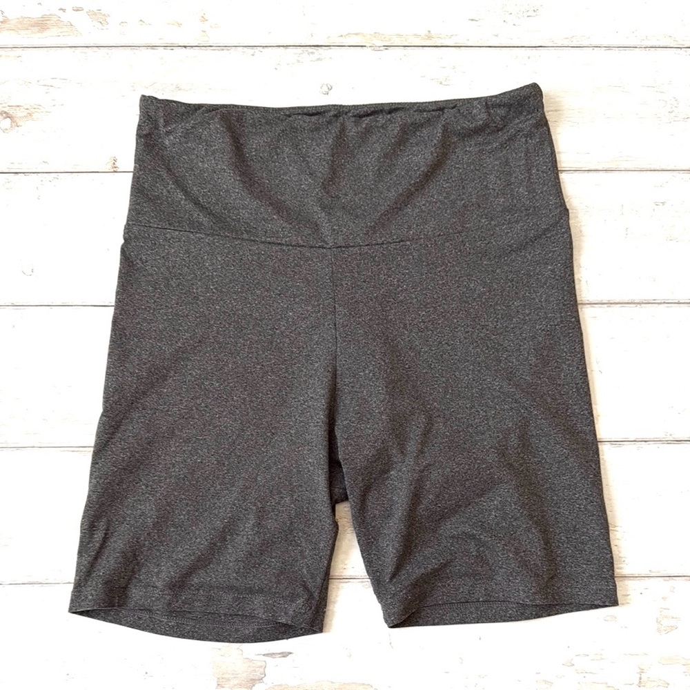 Danskin Women’s L/G Biker Shorts Athletic Workout Gray Muted Grey Size Large